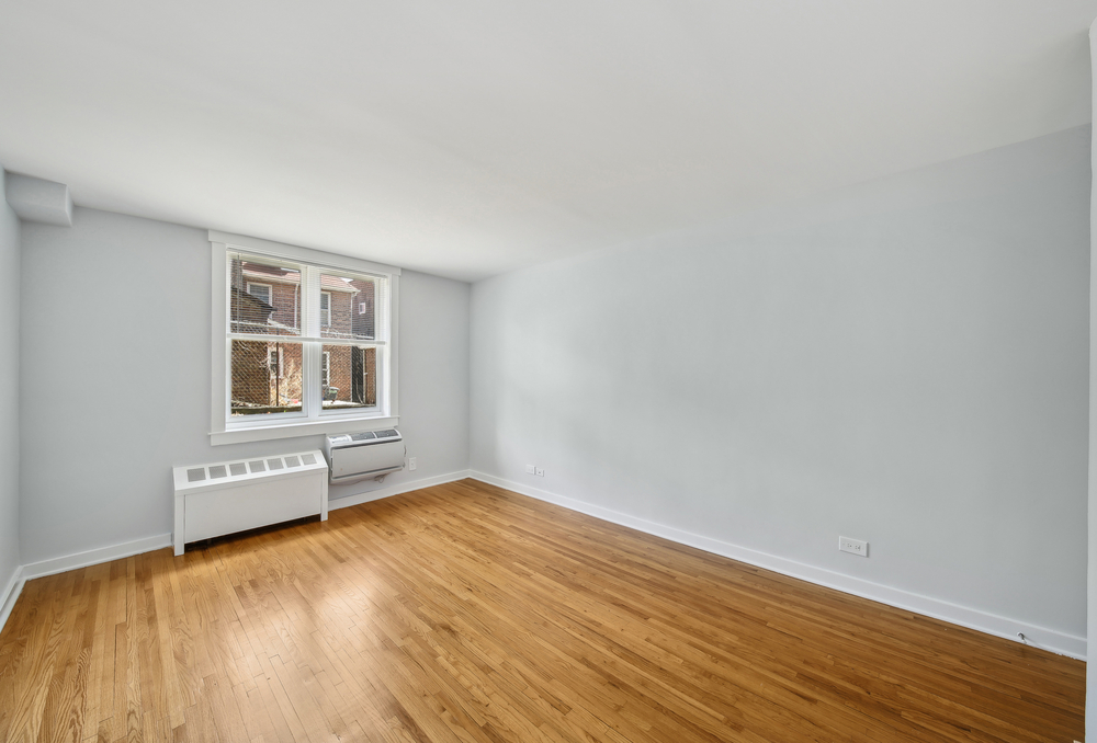 1130 Pelham Parkway South , Pelham Parkway