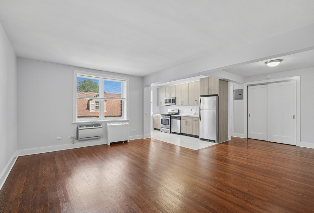 1135 Pelham Parkway North, Pelham Parkway