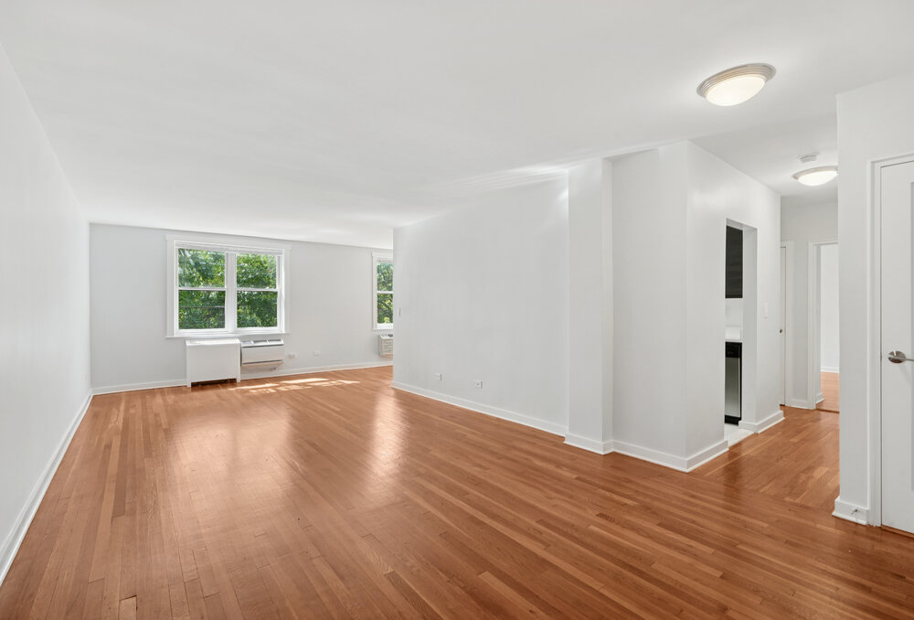 1135 Pelham Parkway North, Pelham Parkway