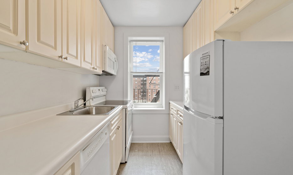 Wavecrest gardens / Apartment r25 04d Rockaway Rentals Goldfarb