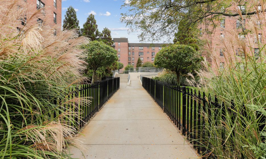 Wavecrest Gardens Walkway