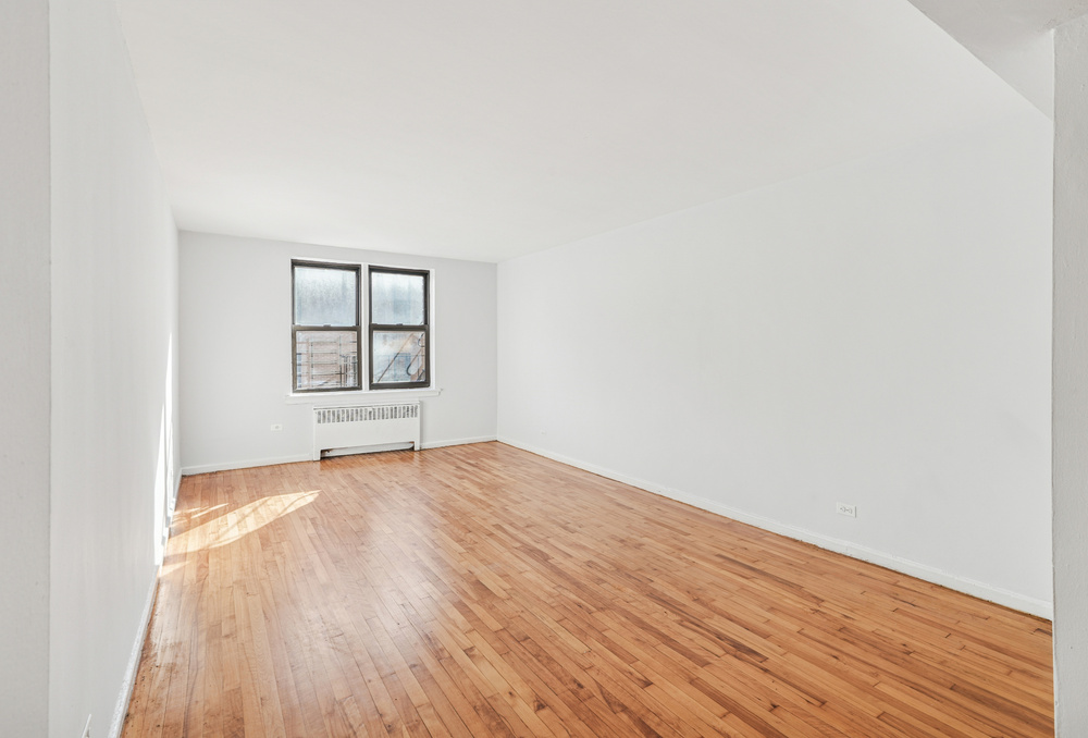 930 Sheridan Avenue, Yankee Stadium