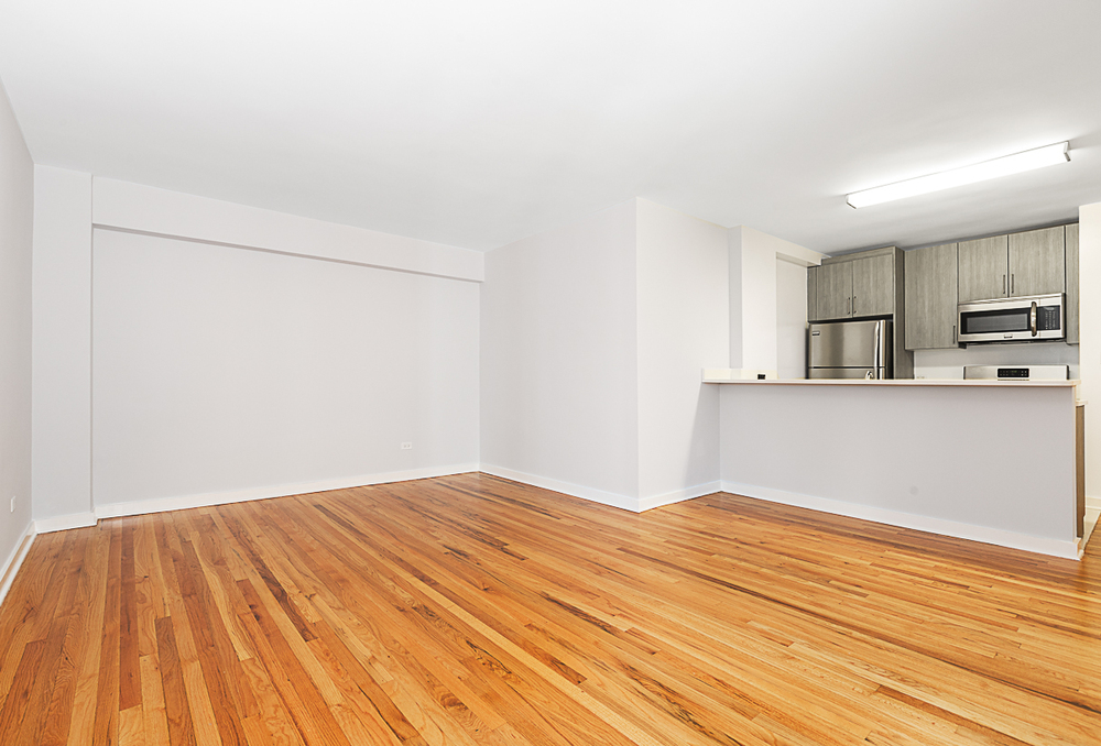 1540 Pelham Parkway South, Pelham Parkway