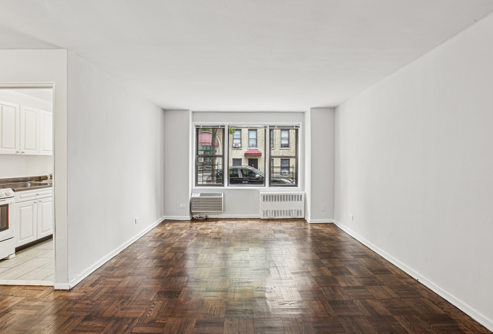 2400 Webb Ave, University Heights