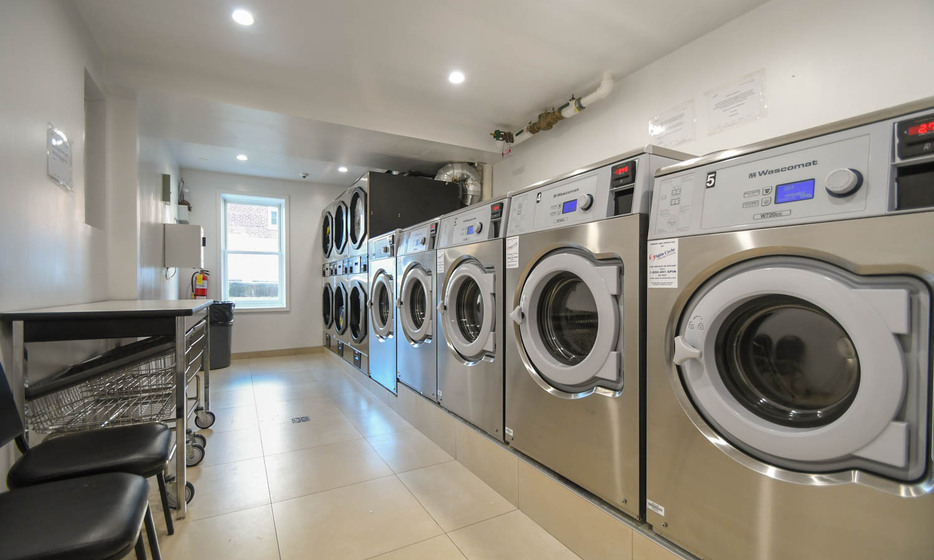 https://goldfarbproperties.com/media_cache/userFiles/uploads/building/carousel-slide/ppn-laundry.jpg