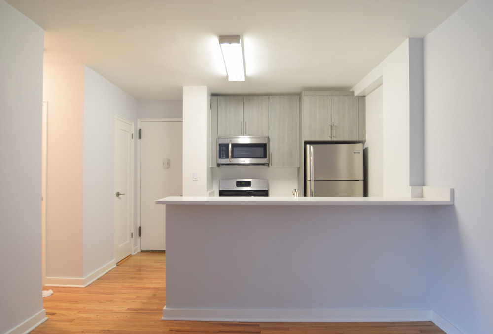1540 Pelham Parkway South, Pelham Parkway