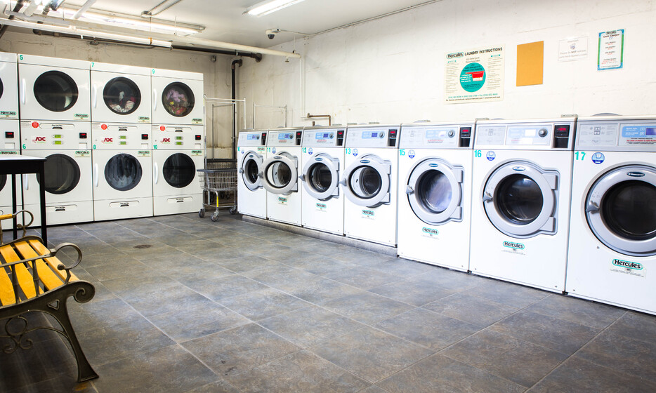 https://goldfarbproperties.com/media_cache/userFiles/uploads/general/carousel-slide/gcc-laundry.jpg